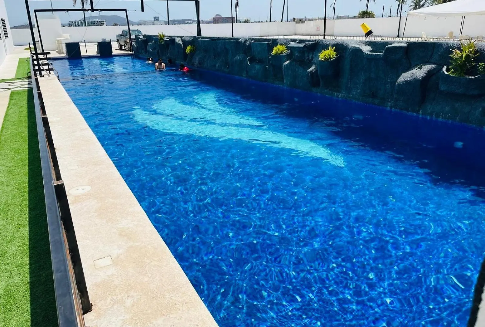 Marina Cerritos: Rooftop Pools Near Beach Масатлан Мексика